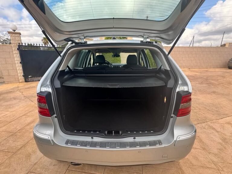 Interior of Mercedes-Benz B 180 CDI