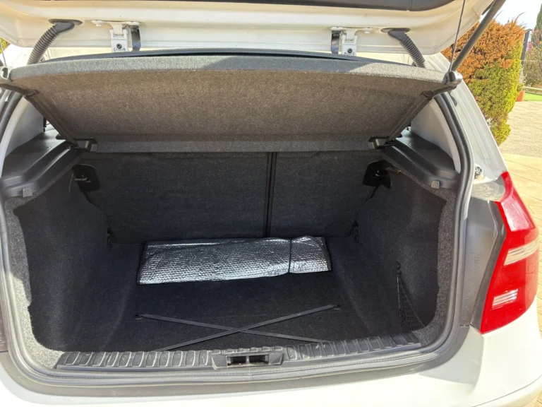 BMW 116d trunk space